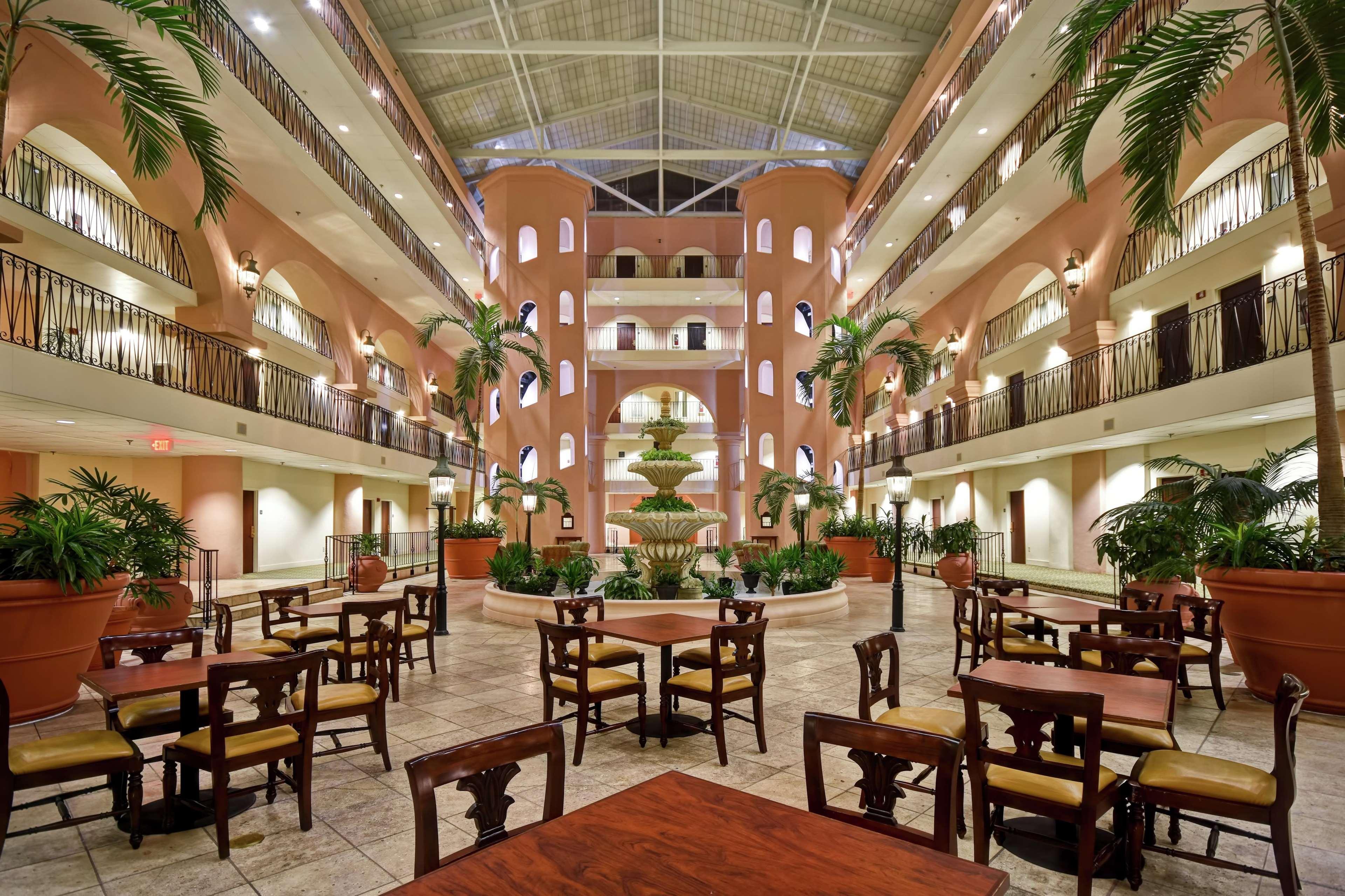Embassy Suites Charleston - Historic District Esterno foto