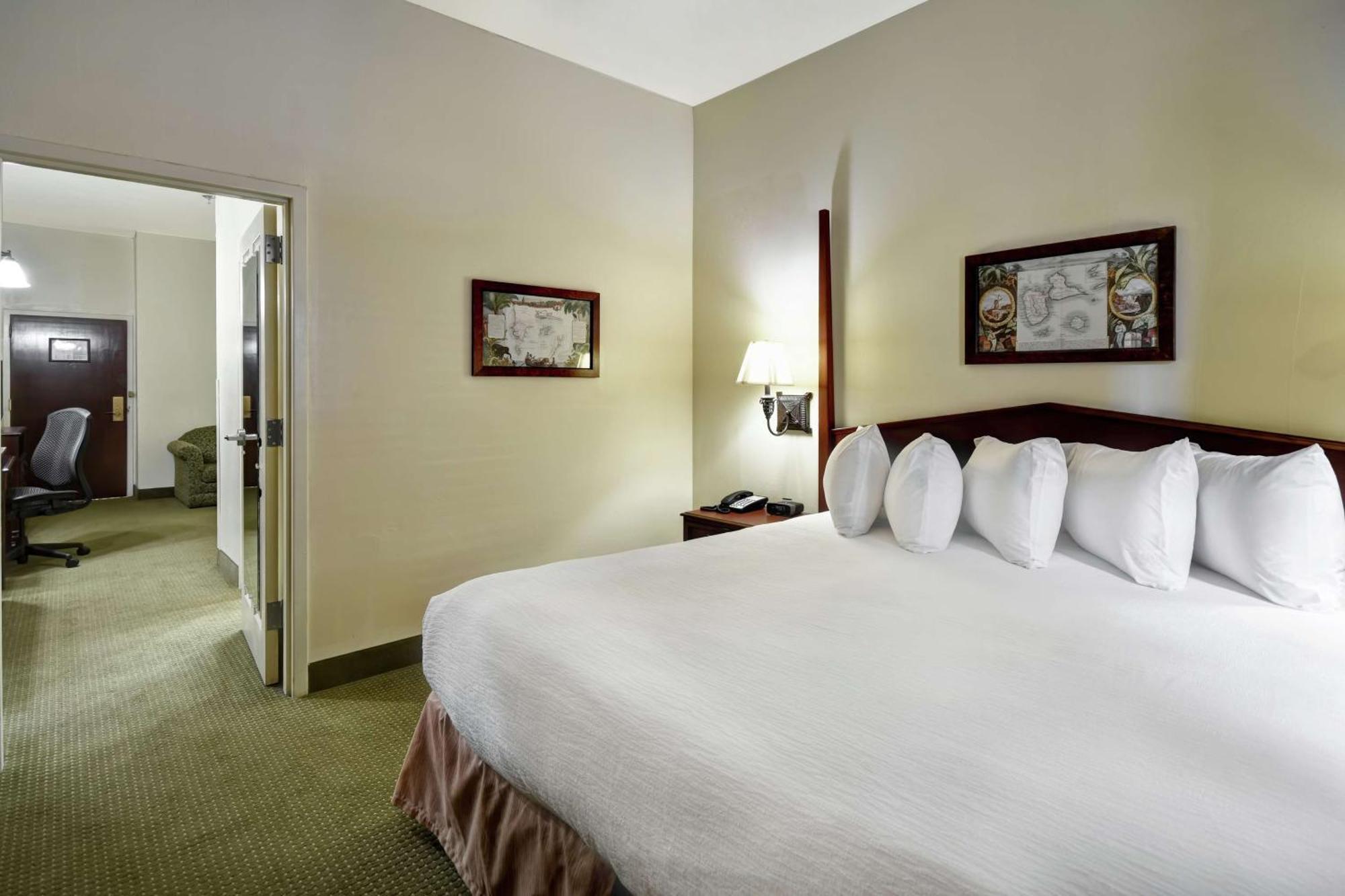 Embassy Suites Charleston - Historic District Esterno foto