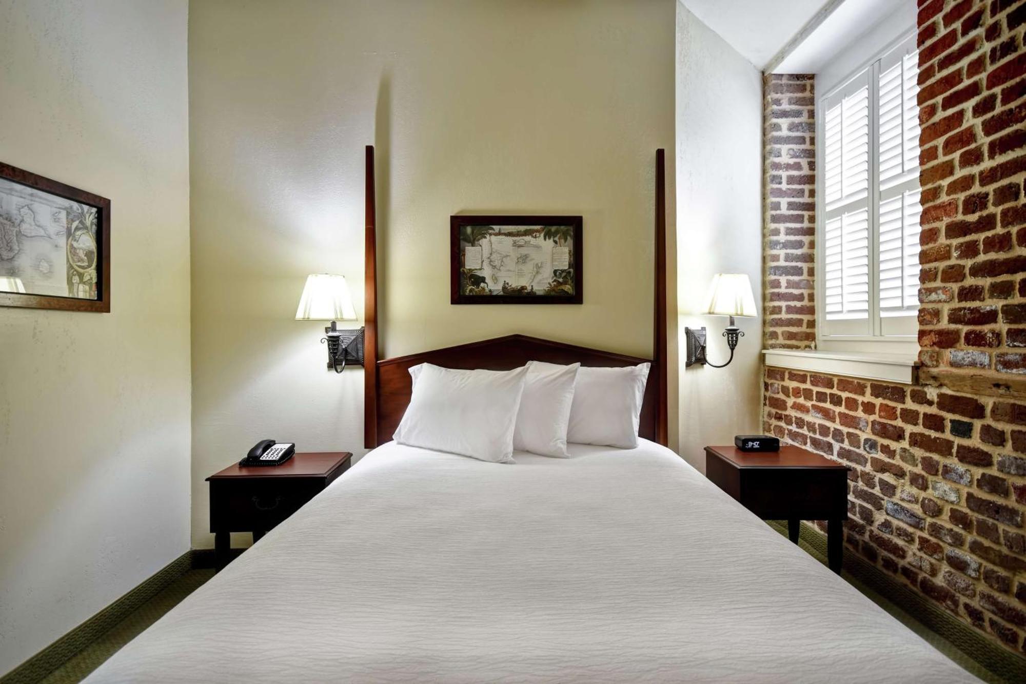 Embassy Suites Charleston - Historic District Esterno foto