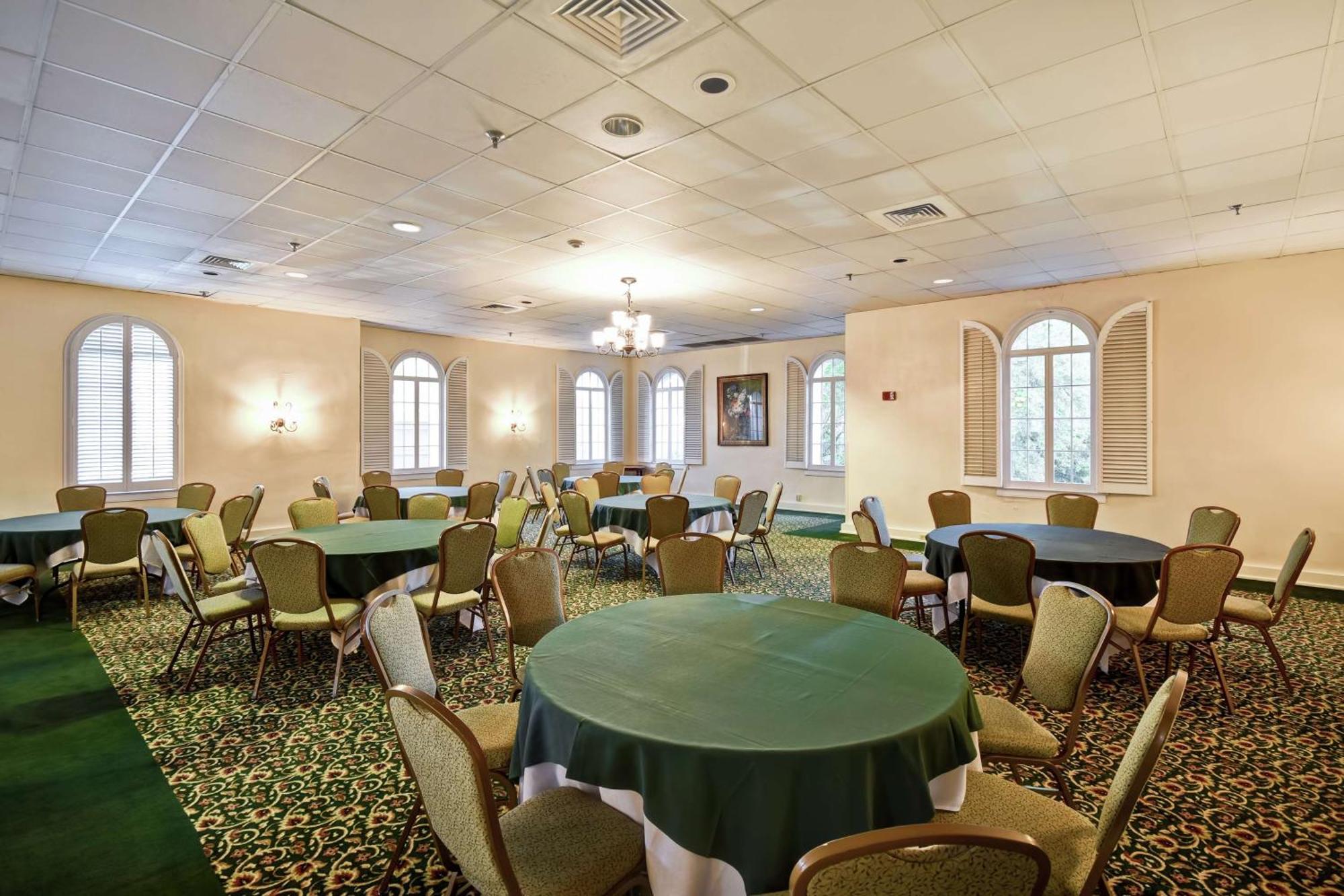 Embassy Suites Charleston - Historic District Esterno foto